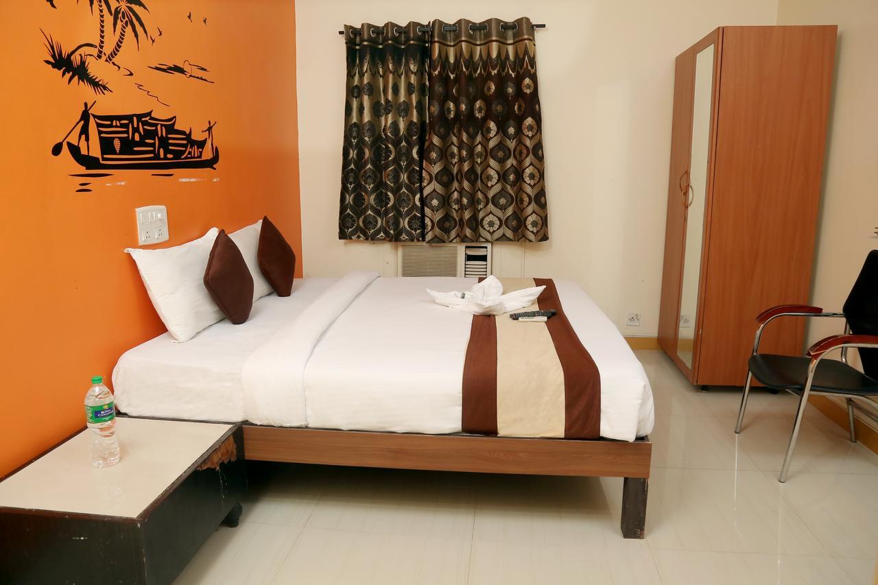 Rich Inn Suites - Next To Accord Metropolitian. Ченнаї Екстер'єр фото
