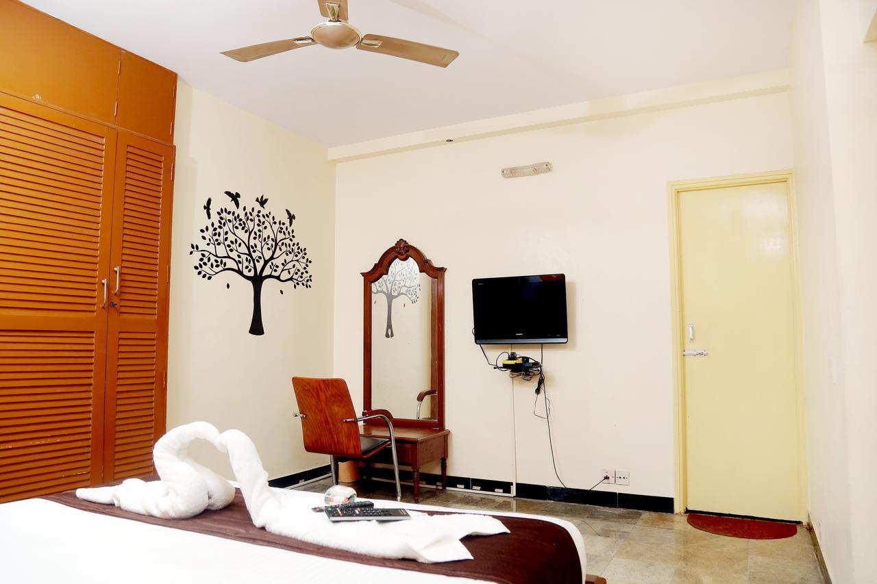 Rich Inn Suites - Next To Accord Metropolitian. Ченнаї Екстер'єр фото